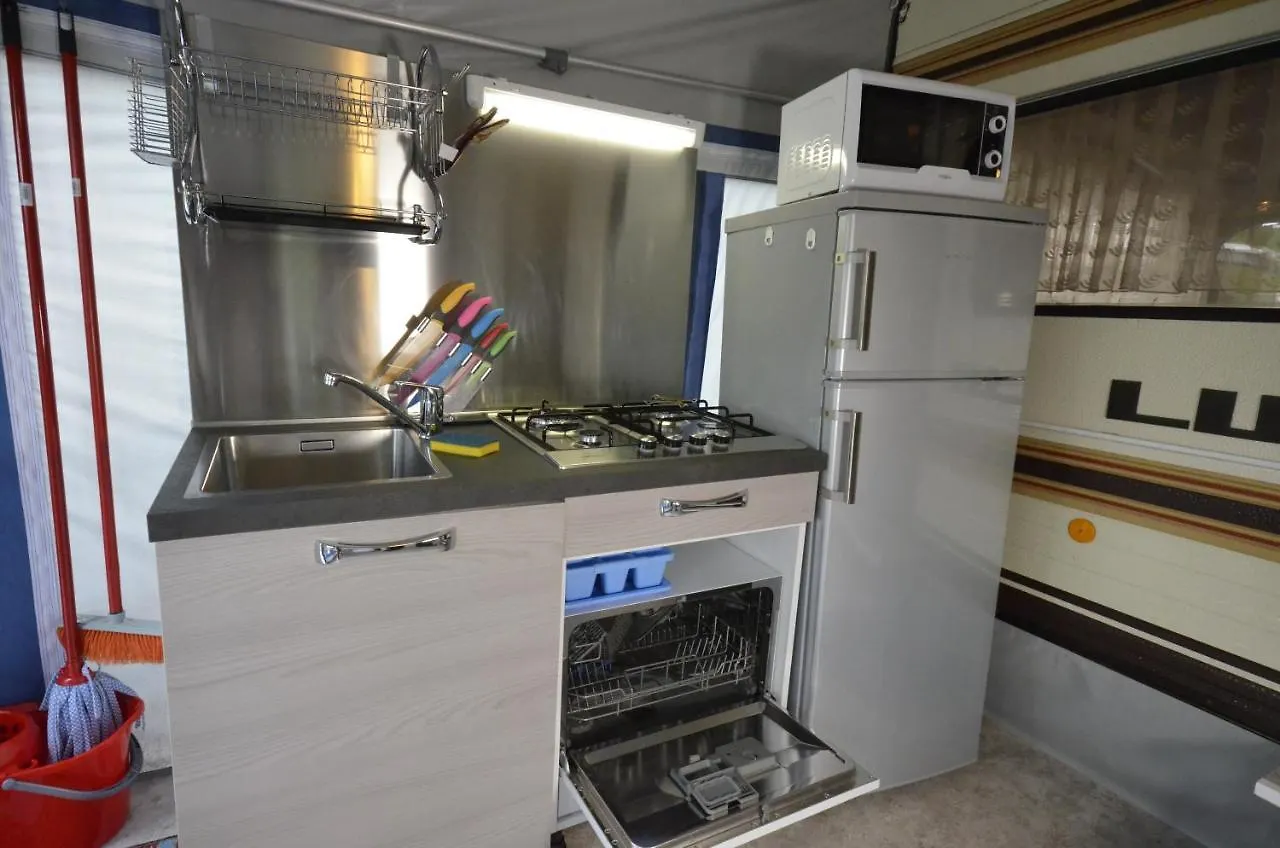 Den Caravan Union Lido Hotel Cavallino-Treporti 0*,  Italy